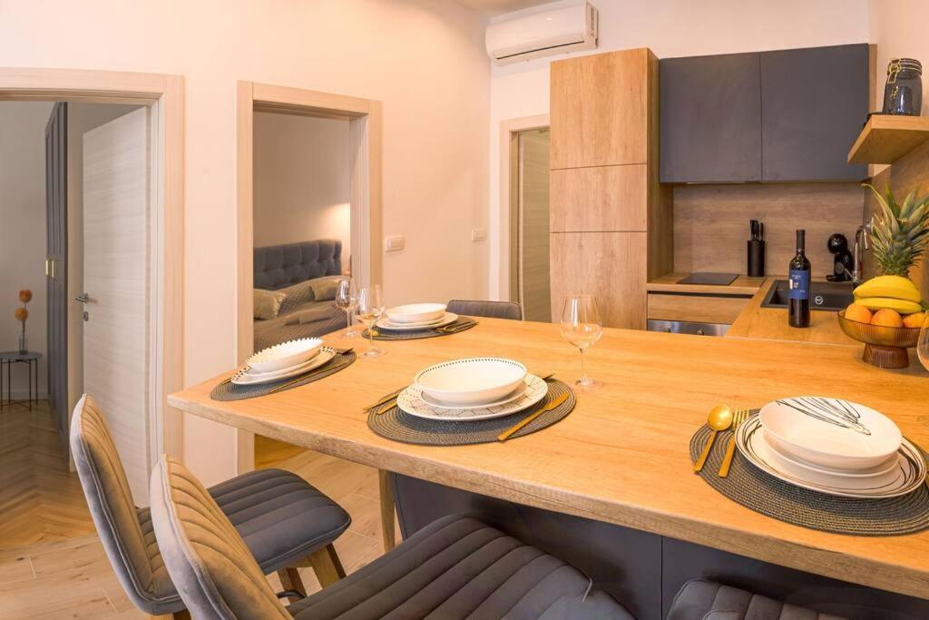 Luksuzni Apartman Ribica U Samom Centru Grada Split Exterior photo